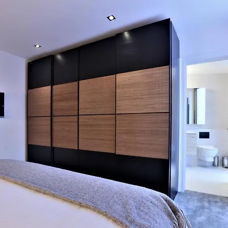 Apartment Deeni Place *